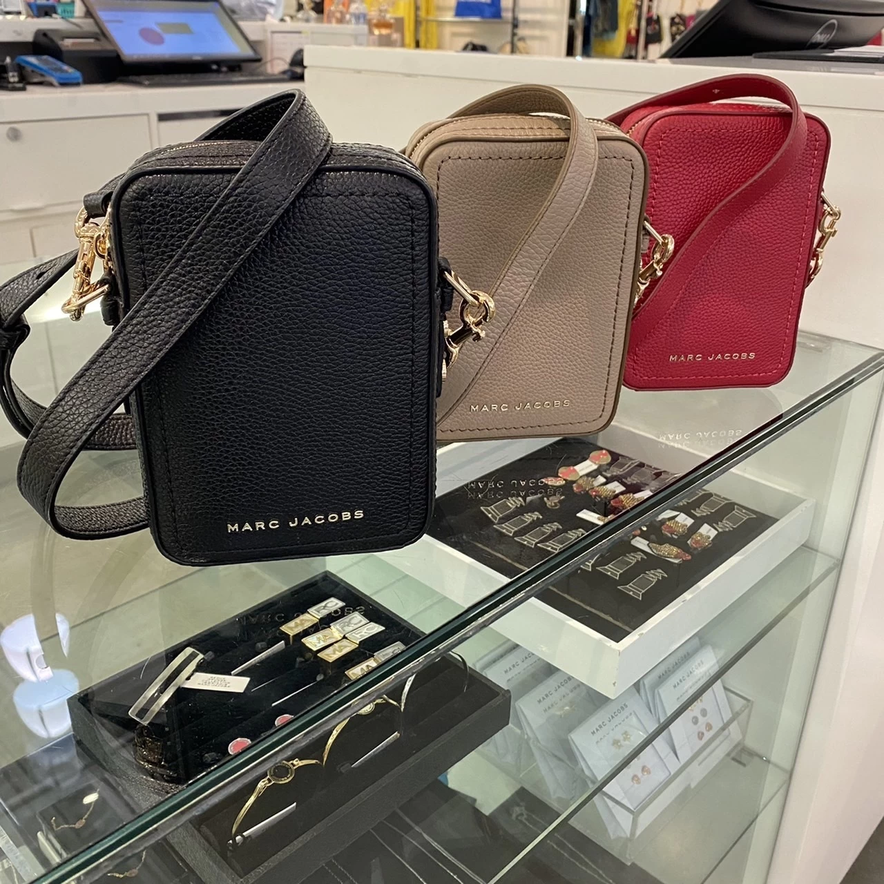 MARC JACOBS | Unisex 2WAY Plain Leather Crossbody Bag Small Shoulder Bag 4 MARC JACOBS | Unisex 2WAY Plain Leather Crossbody Bag Small Shoulder Bag - Image 2